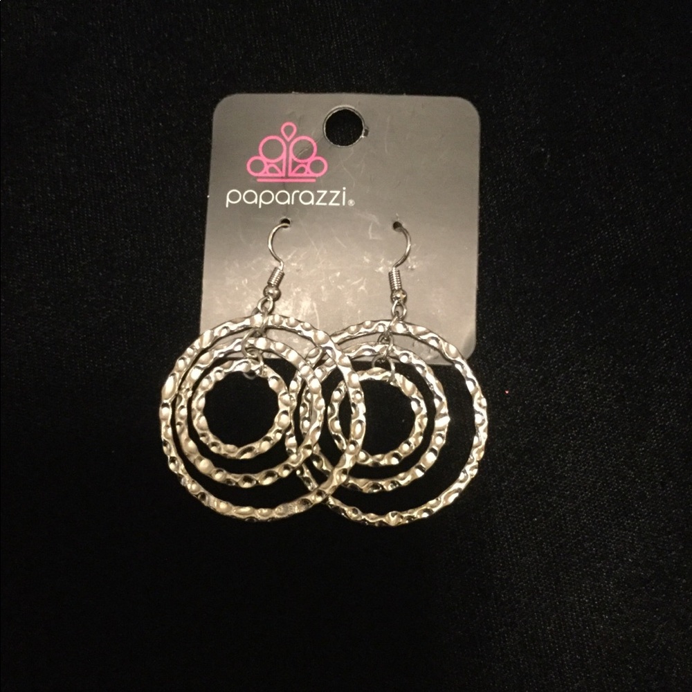 🆕 Silver Ripple Earrings - Picture 2 of 2